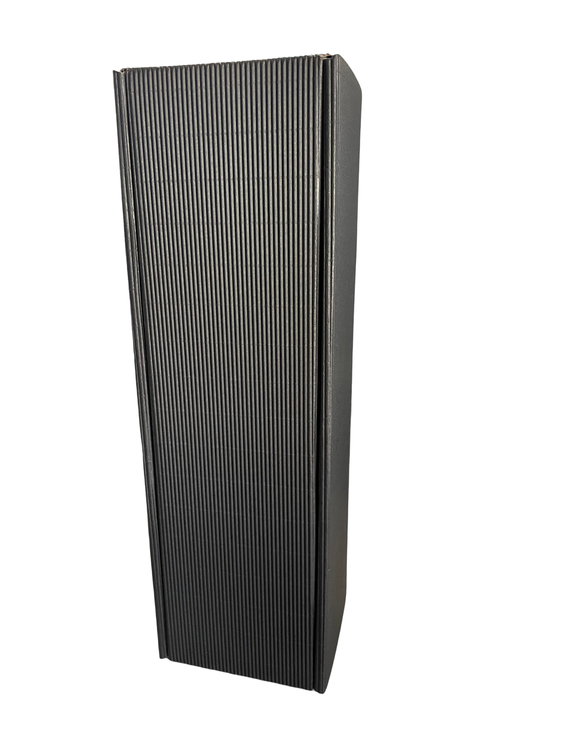 pudełko z czarnej tektury falistej