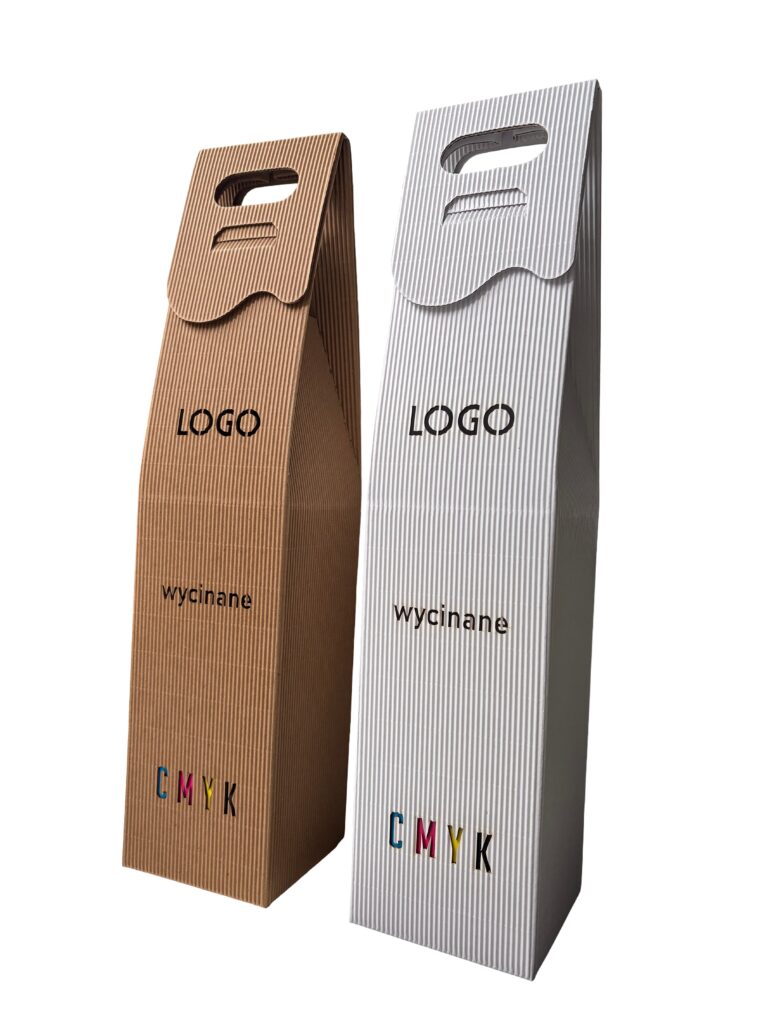 pudełko z wycinanym logo